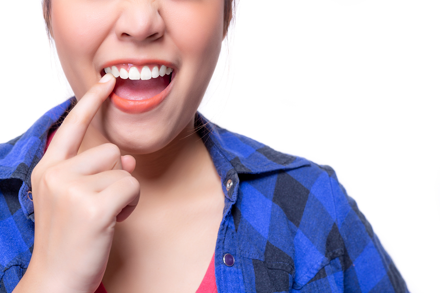 Do You Go to a Dentist or an Oral Surgeon for Tooth Extractions?