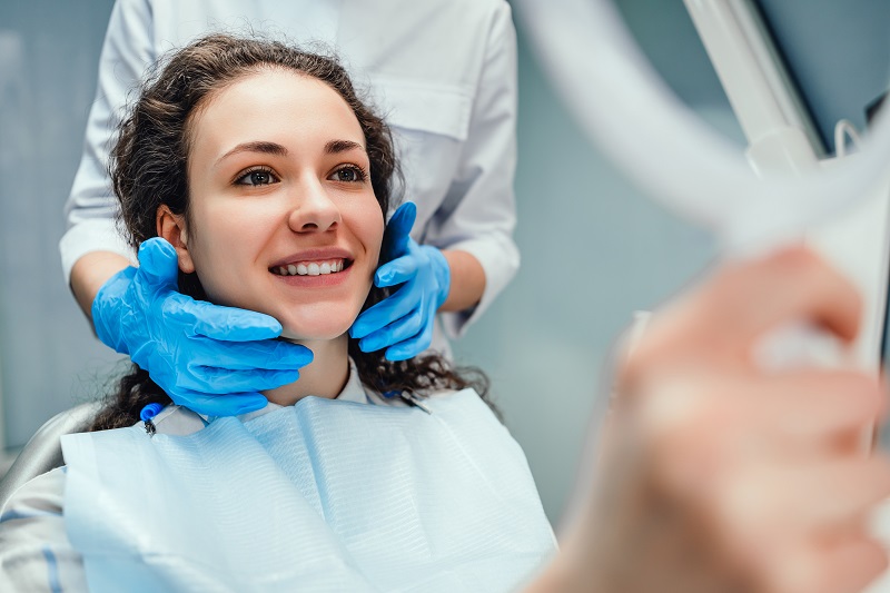 How Long Should I Wait to Eat Or Drink After A Teeth Cleaning?