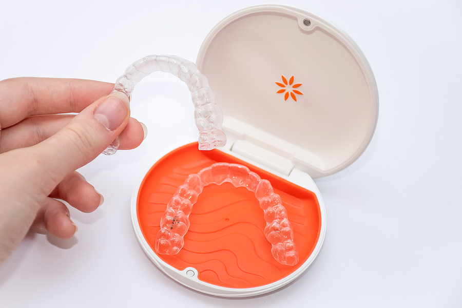 Straightening Smiles, Naturally: Exploring the Advantages of Invisalign