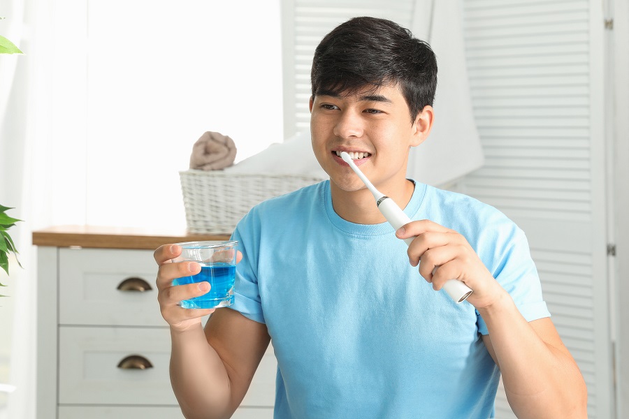 Should You Incorporate Mouthwash Into Your Routine?