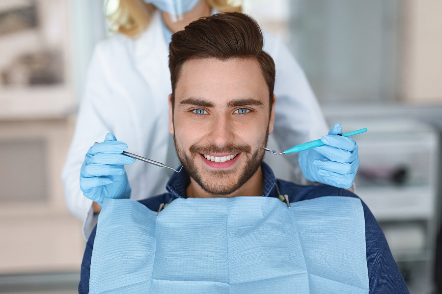 Selecting The Best Dentist For Your New Teeth